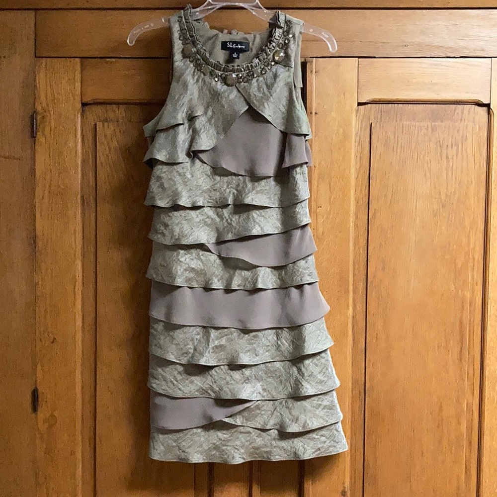 Size 6 Super cute dress